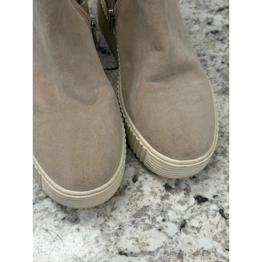 Dolce Vita Catri Wedge Booties Size 8.5 Taupe Suede Zip Ankle Boots Comfort